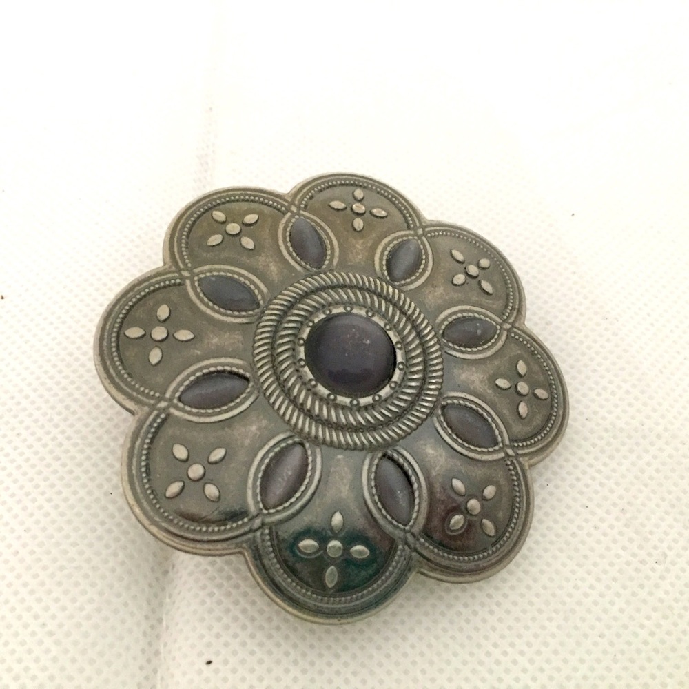 Silver Flower Belt Bucket